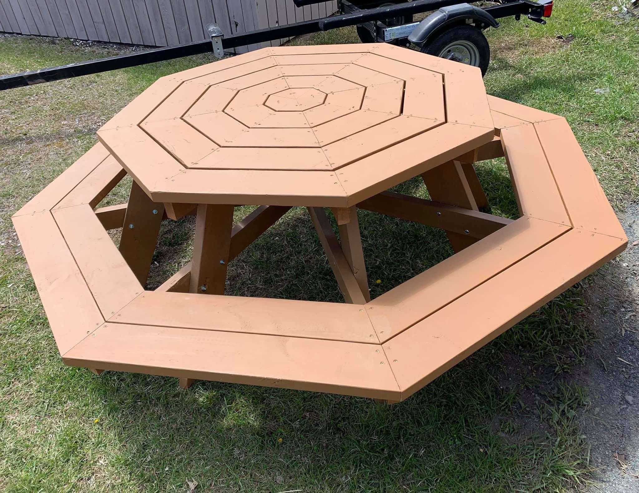 OCTAGON PICNIC TABLE - FULLY PAINTED