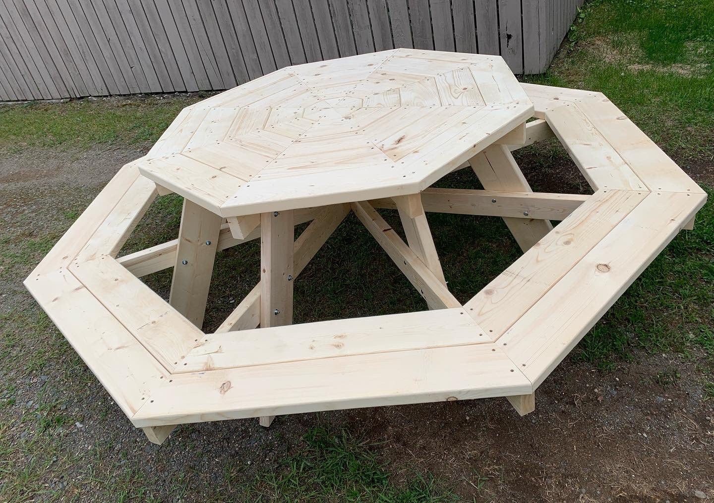 OCTAGON PICNIC TABLE - UNFINISHED